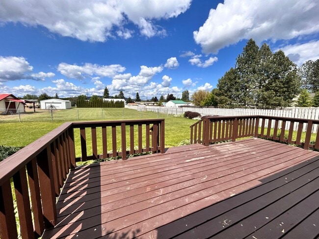 Building Photo - Delightful 4 Bed, 2 Bath Home in Spokane V...