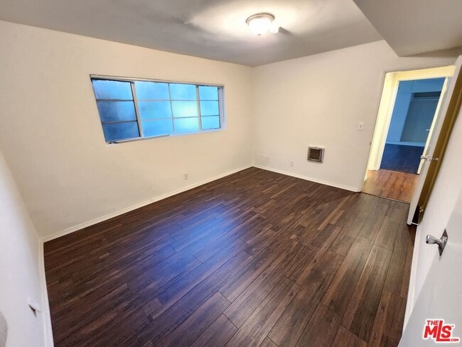 Building Photo - 1013 N San Vicente Blvd