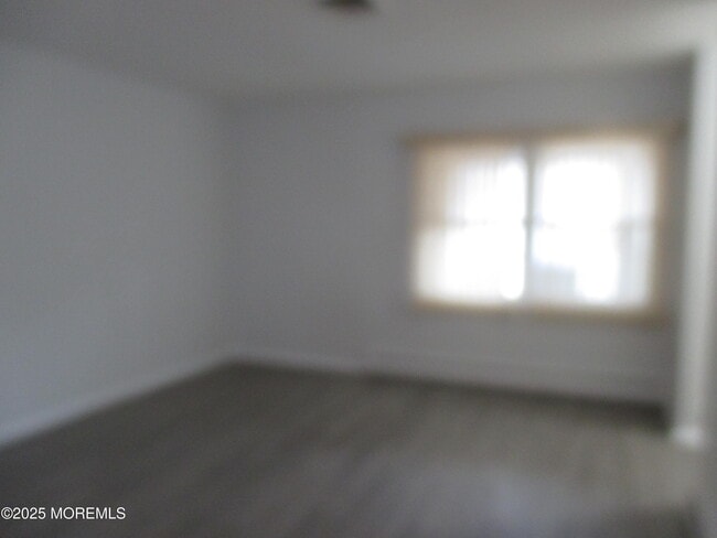 Building Photo - 111B Edinburgh Ln
