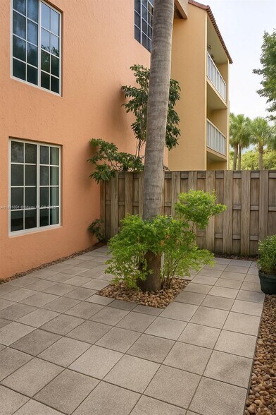 Building Photo - 5122 NW 79th Ave