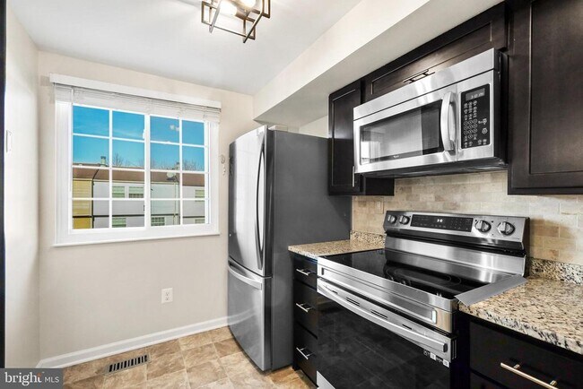Building Photo - 5341 Harbor Ct Dr