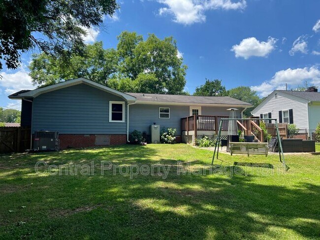 Building Photo - 32 N Garden Cir