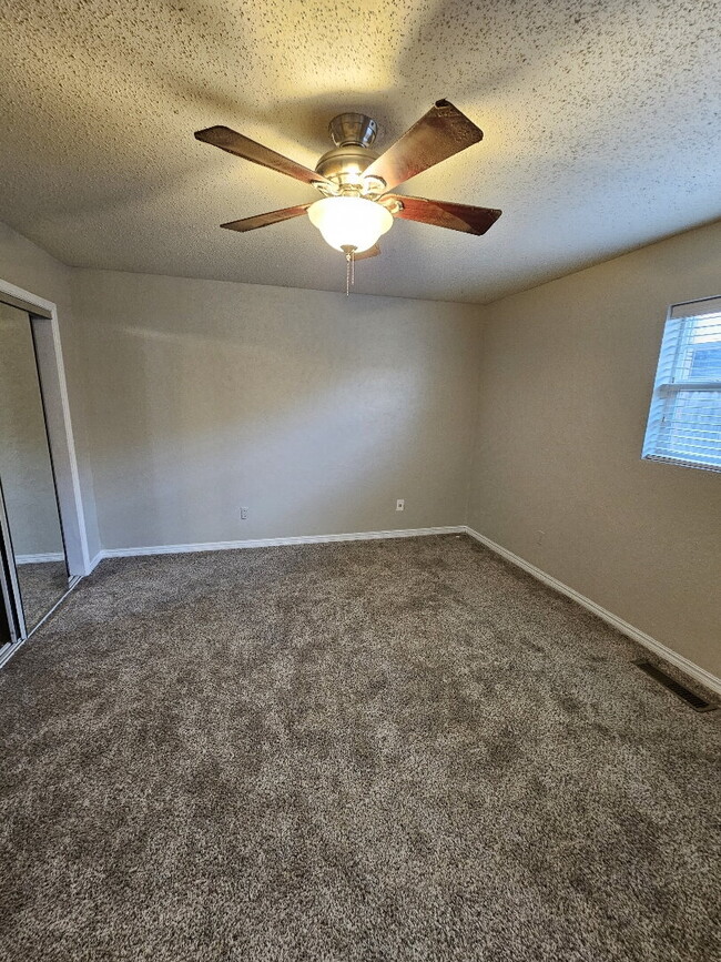 Building Photo - "Charming 2-Bed Oasis with Cozy Fireplace ...