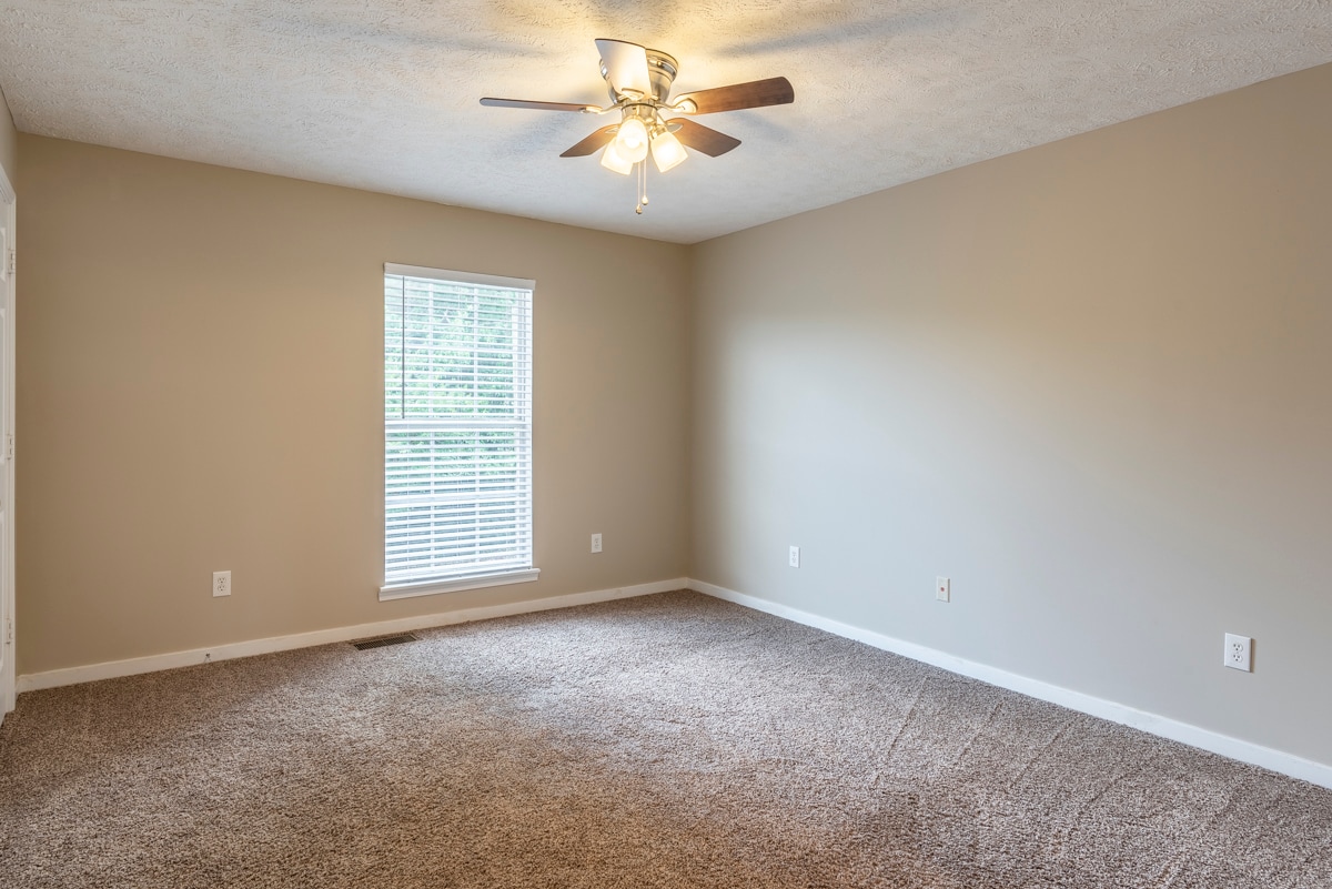 Unfurnished Unit - Bedroom (Upstairs) - 1255 Louisville St