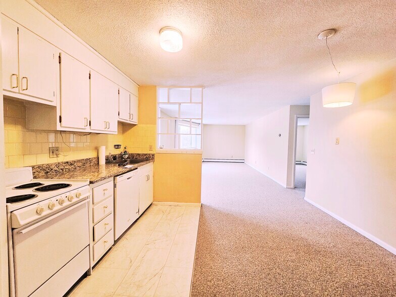 Building Photo - 50 Green St