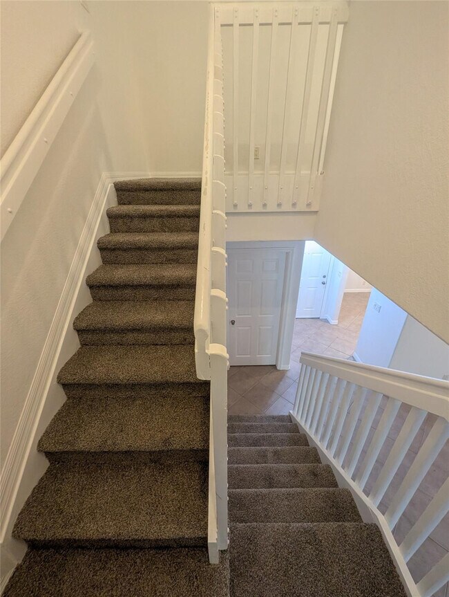 Building Photo - 4759 Pinemore Ln