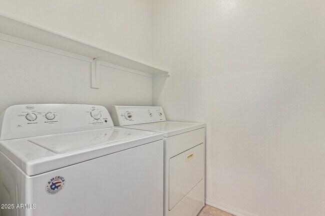 Building Photo - 6770 N 47th Ave