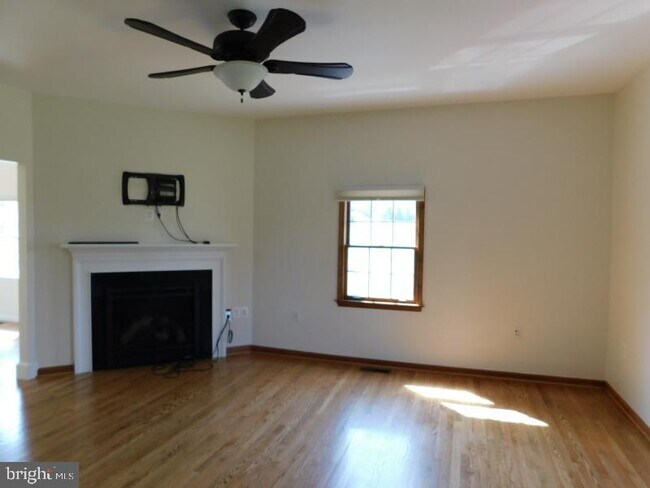 Building Photo - 13886 Berlin Turnpike