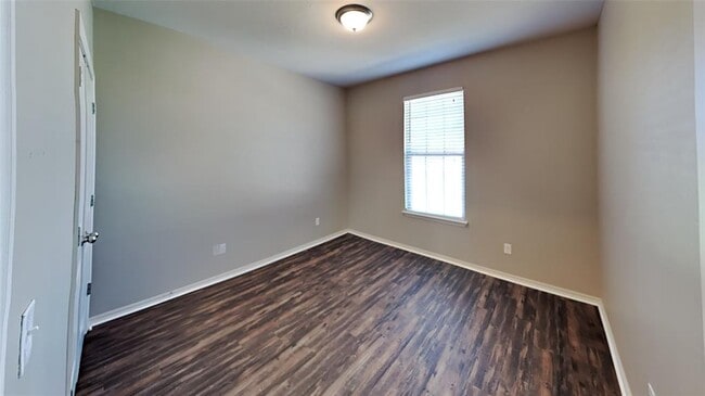 Building Photo - 2208 Mill Creek Way