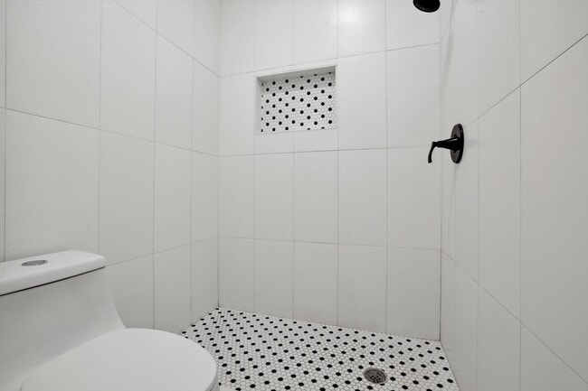 Building Photo - 6501 Brush Country Rd