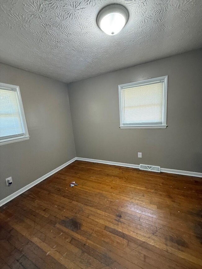 Building Photo - 1315 Stephen Foster Dr
