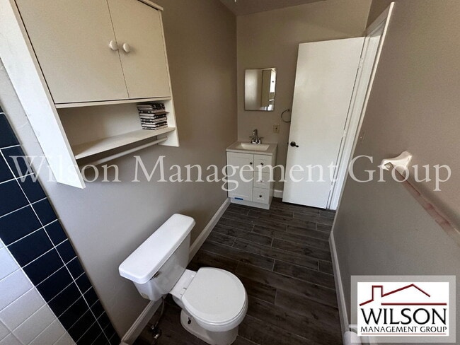 Building Photo - 500 Yellowwood Ct