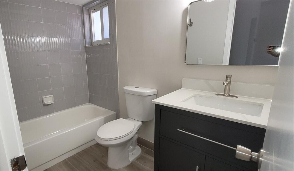 Building Photo - 14835 SW 111th Ter