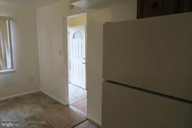 Building Photo - 3514 Cranmer Mews