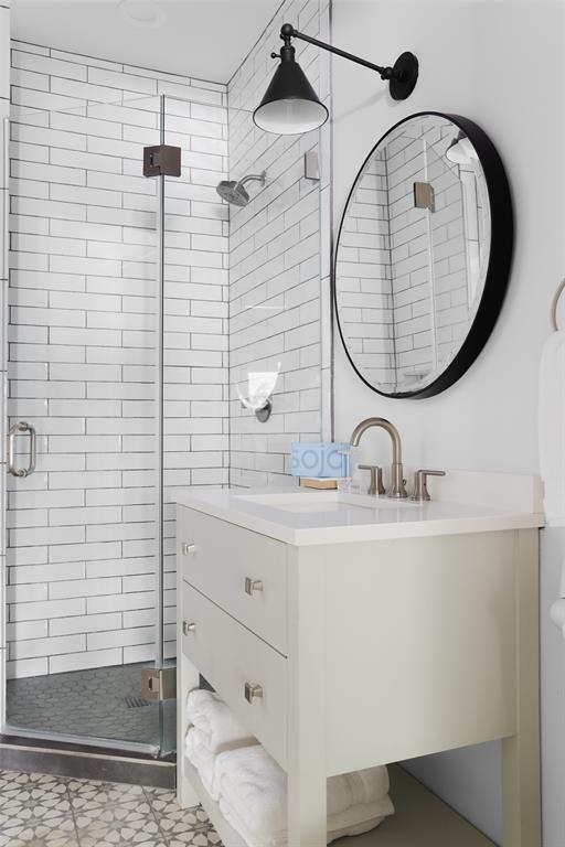 Building Photo - 11505 SW Oaks