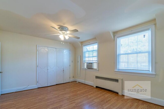 Building Photo - 16 Nunnery Ln