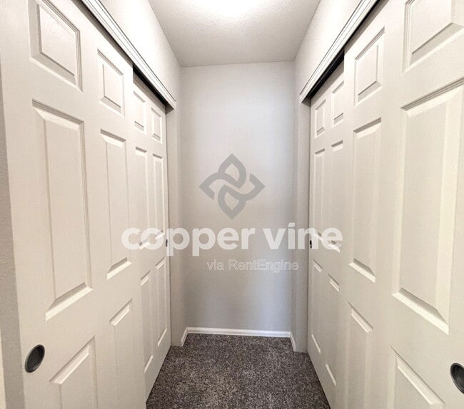 Building Photo - 160 Alyssum Dr