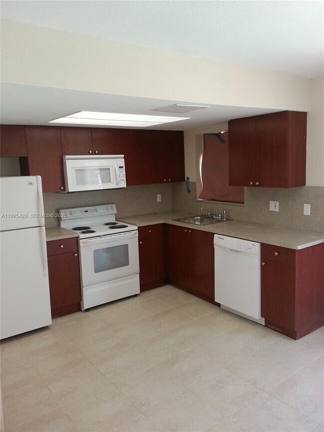 Building Photo - 2604 NW 52nd Ave