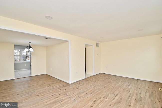 Building Photo - 2767 January Ct