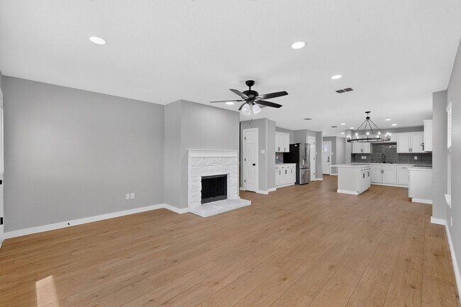 Building Photo - Spacious Renovation Ready To Be Called Home!!!