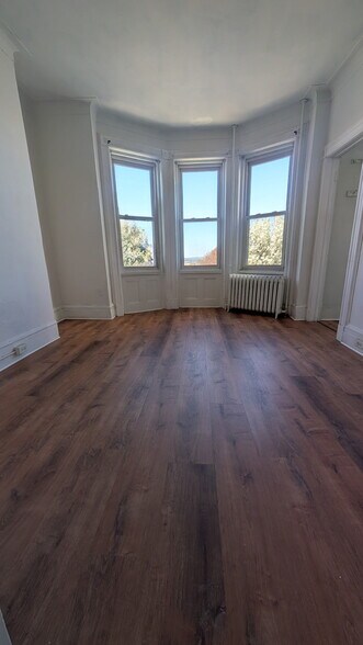 Building Photo - 806 Kennedy Blvd