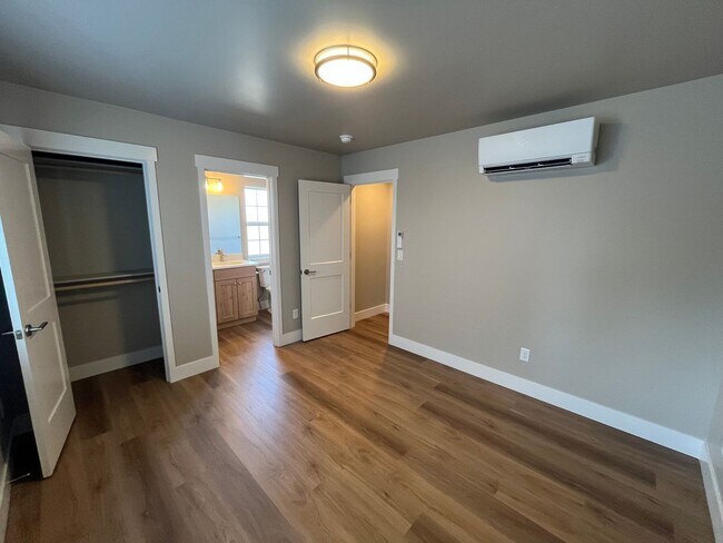 Building Photo - New Construction Townhome in NW Bend