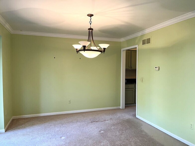 Building Photo - 1841 Grayslake Dr