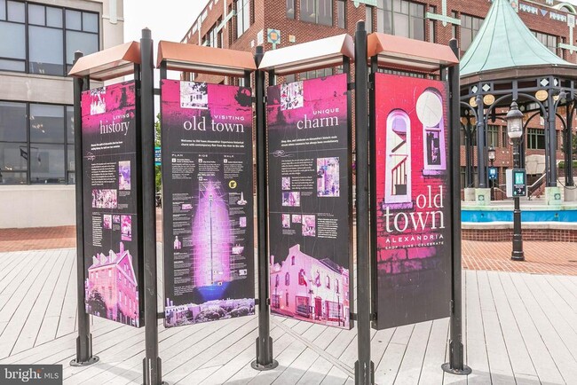 Building Photo - 718 Oronoco St