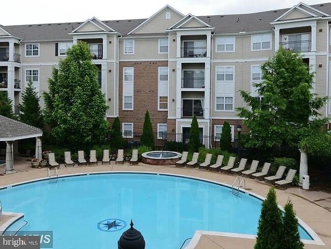 Building Photo - 12905 Centre Park Cir
