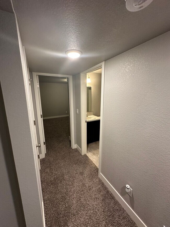 Building Photo - Beautiful 4 Bedroom House in Ault!
