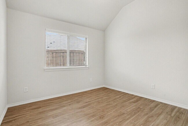 Building Photo - 429 Tobin Dr
