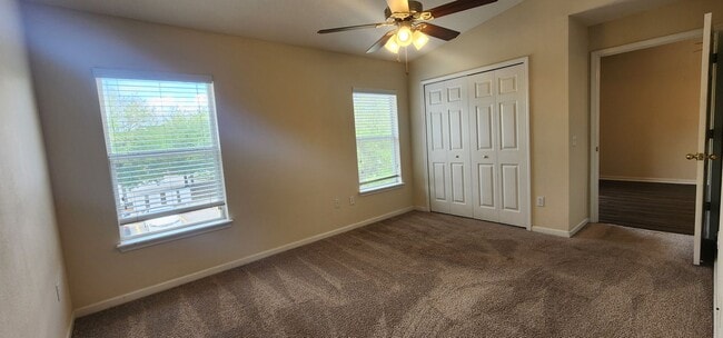 Building Photo - Willow Ridge Upstairs 2/2 Condo