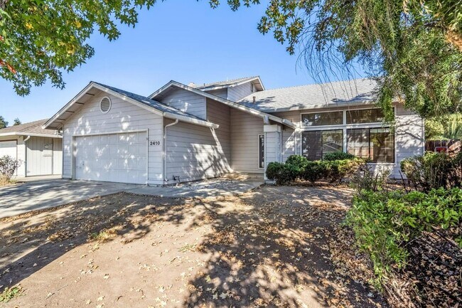 Building Photo - 2410 Lincoln Blvd