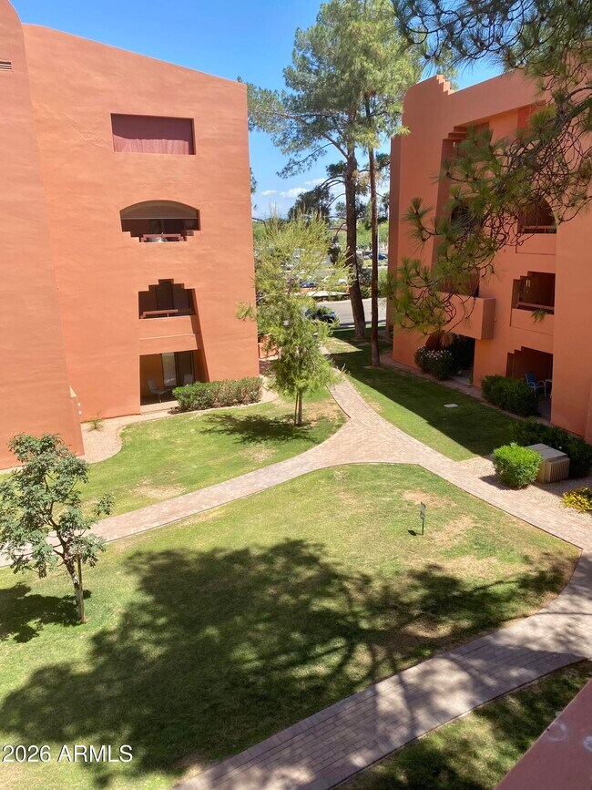 Building Photo - 12222 N Paradise Vlg Pkwy S