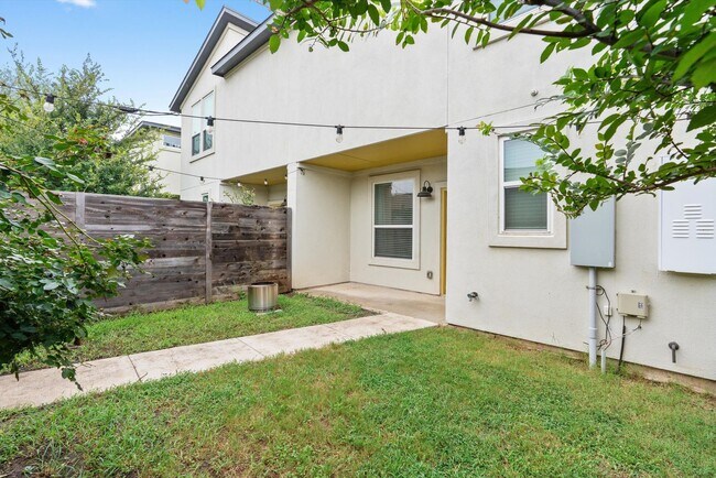 Building Photo - 8809A Whitter Dr