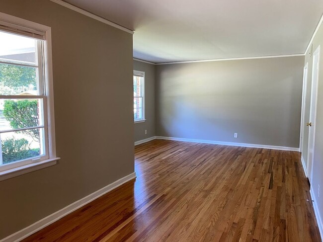 Building Photo - Handsome 3-bedroom just for you !