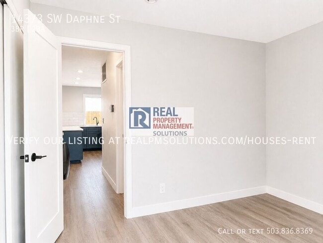 Building Photo - 14373 SW Daphne St