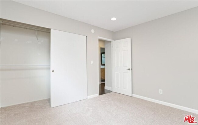 Building Photo - 1097 Finrod Ct