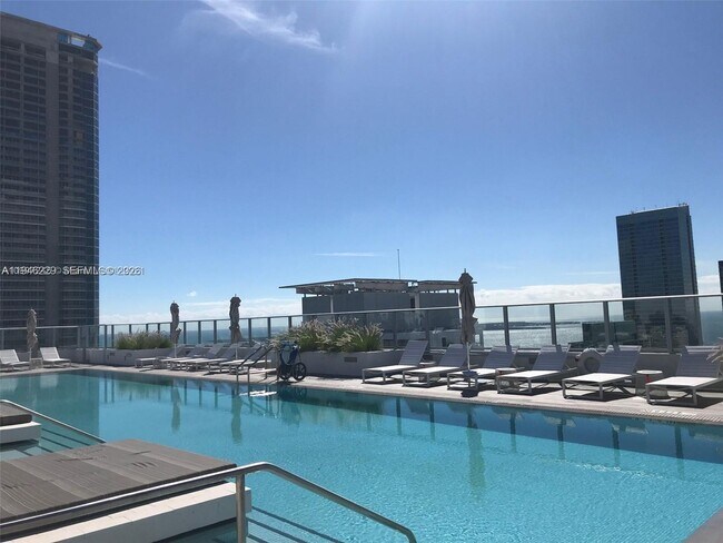 Building Photo - 1010 Brickell Ave