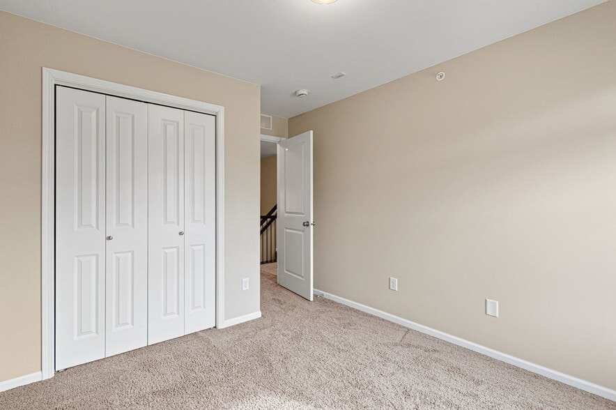 Building Photo - 414 Churchill Dr