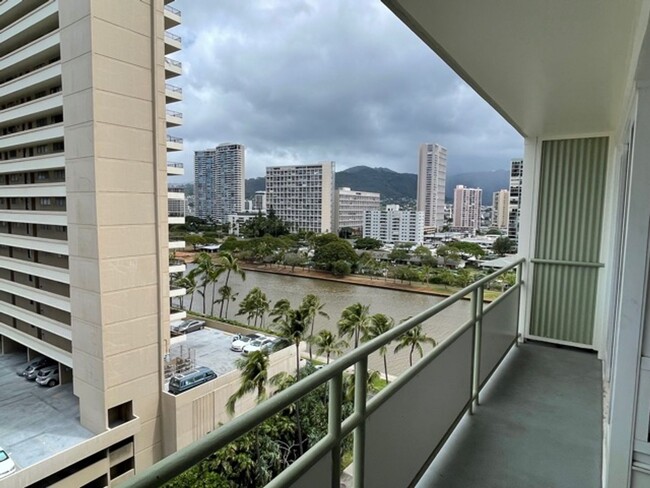 Building Photo - ALL Utilities Included- 1 bedroom/ Bath Wa...