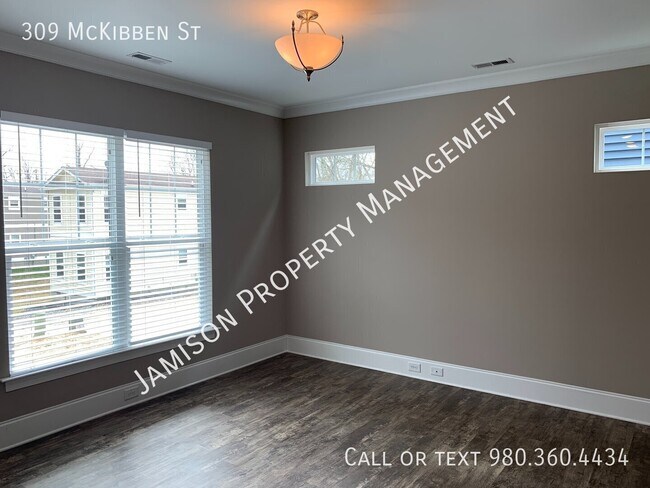 Building Photo - 309 McKibben St