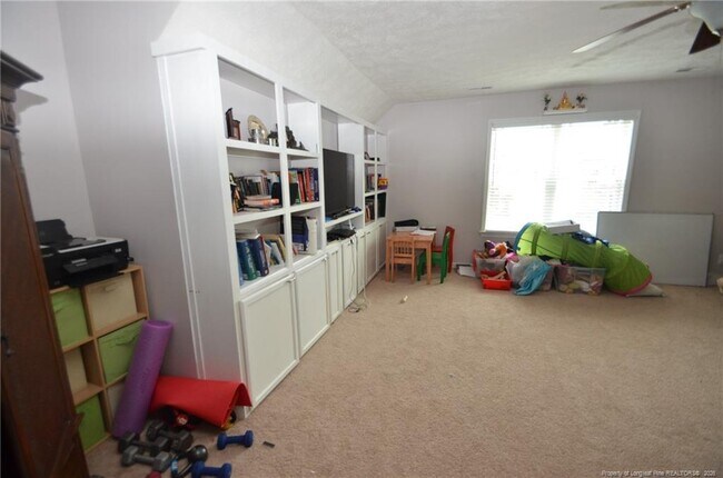 Building Photo - 2426 Market Hill Dr