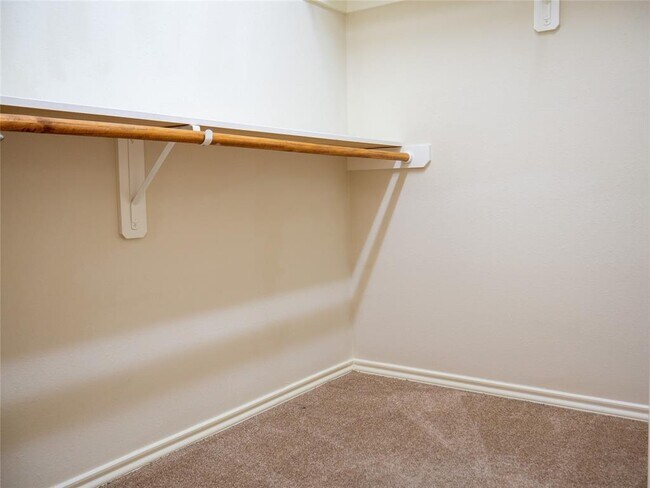 Building Photo - 47 Wickerdale Pl