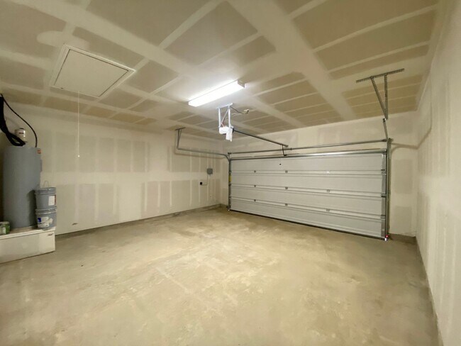 Building Photo - COMING SOON - MID MAY