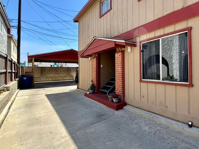 Building Photo - Incredible Value Just Steps from the Sand | 1 Bed 1 Bath Upper Unit  | Silver Strand Beach | Unfu...