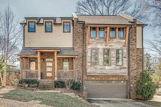 Building Photo - 921 Hillview Heights
