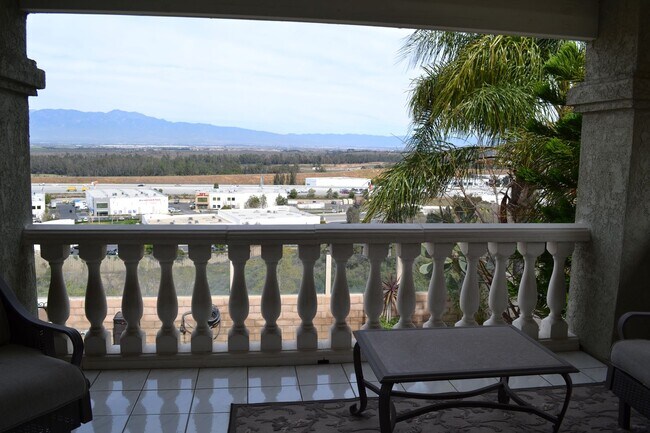 Building Photo - HOME WITH VIEW CORONA