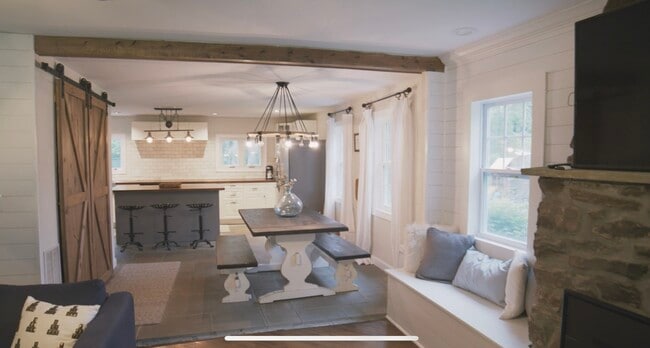 Building Photo - 1483 Meetinghouse Rd