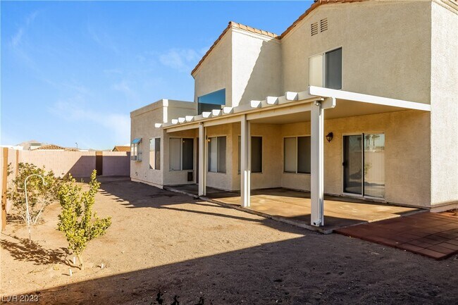 Building Photo - 415 Opal Dr